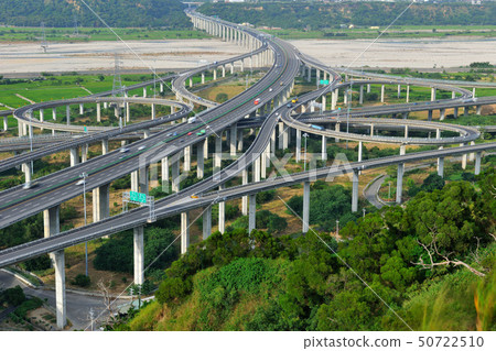 交通運輸建設-高速公路清水交流道 交通運輸建設-高速公路清水交流道 50722510