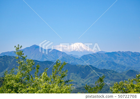 Mount Takao summit Mount Fuji viewed from the observation deck in early May Mount Takao summit Mount Fuji viewed from the observation deck in early May 50722708