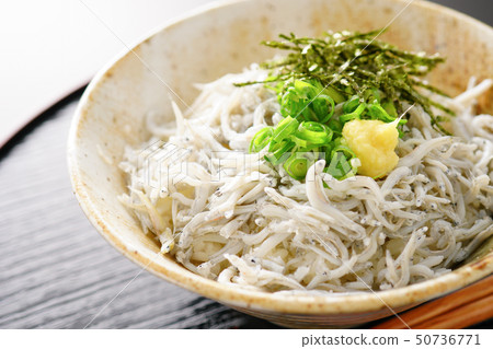 Pot-fried shiitake on rice 50736771