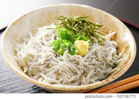 Pot-fried shiitake on rice 50736773