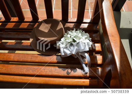 Bench bouquet 50738339