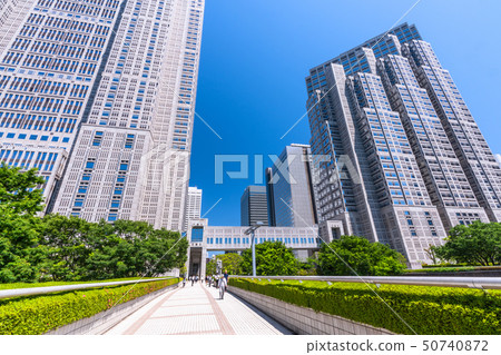 <<Tokyo>> Tokyo business district, early summer in Nishi-Shinjuku 50740872