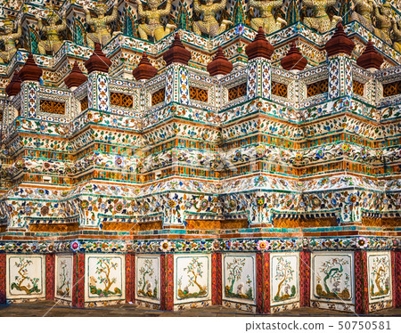 Beautiful closeup view of War Arun. Bangkok, 50750581