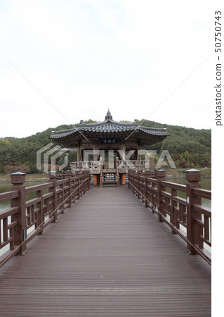 Gyeongbuk安東市Andong Hall的Moon Young Jeong,Wol Younggyo Bridge Gyeongbuk安東市Andong Hall的Moon Young Jeong,Wol Younggyo Bridge 50750743