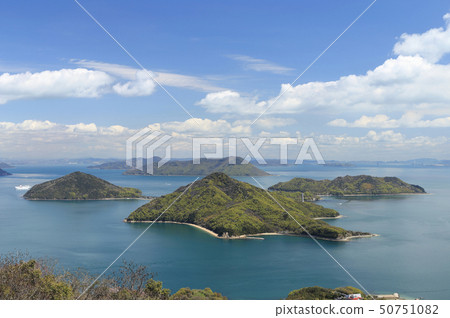 從山內市莊內半島的Shimoide山看到的Bisan Seto，Kashiwajima等 50751082