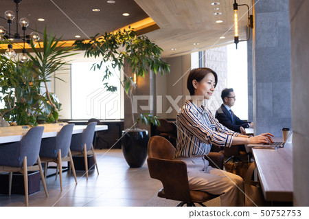 中間商界女強人 50752753