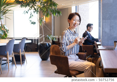 中間商界女強人 50752756