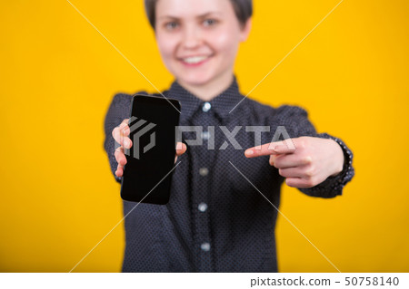 woman recommend phone 50758140