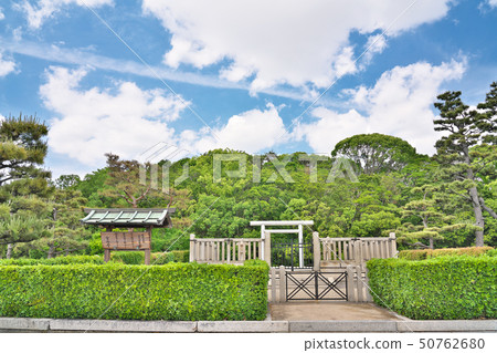 [The Anti-Shrine Emperor's Mausoleum] 50762680