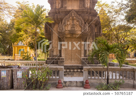 CAMBODIA SIEM REAP WAT DAMNAK 50765187