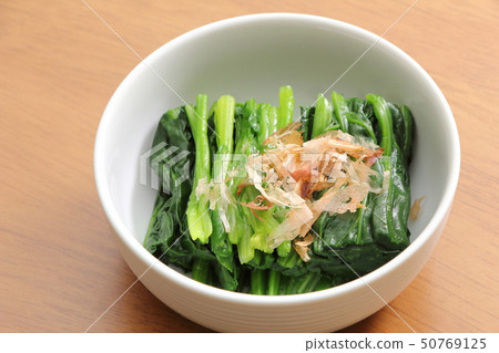 Spinach spinach (bonito shavings topping). 50769125