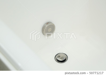 Bathroom (bathroom bathroom piping bathtub bathtub hot water outlet outlet outlet water inlet inlet cover lid water bath) Bathroom (bathroom bathroom piping bathtub bathtub hot water outlet outlet outlet water inlet inlet cover lid water bath) 50771217