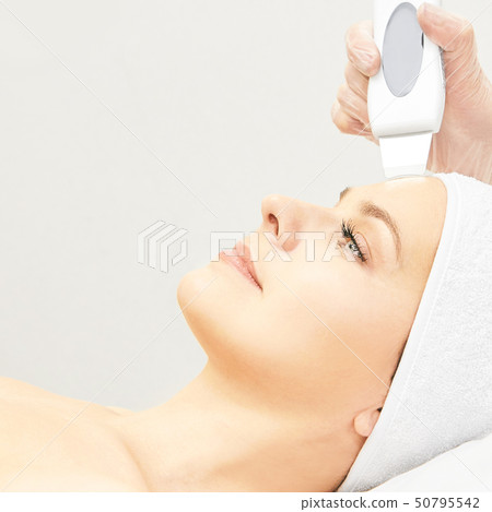Ultrasinic cosmetology face equipment. Facial skin Ultrasinic cosmetology face equipment. Facial skin 50795542