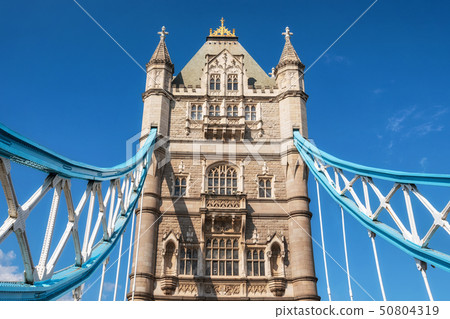 Tower Bridge in London on a beautiful sunny day. Tower Bridge in London on a beautiful sunny day. 50804319