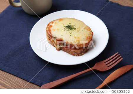 Croc-musch sandwich bread table on a plate 50805302