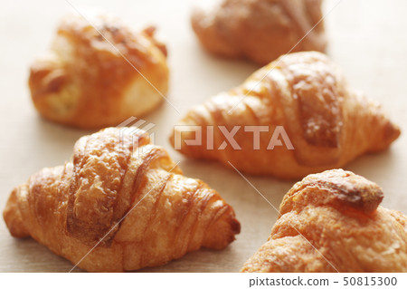 一套許多小羊角麵包 50815300