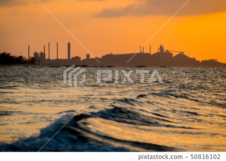 Alumina refinery factory in NT, Australia at sunet 50816102