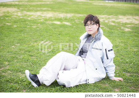 穿工作服的婦女 50821448