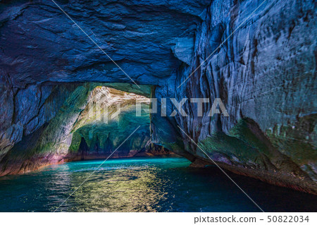 Dogashima(靜岡縣)的天窗洞(藍洞) Dogashima(靜岡縣)的天窗洞(藍洞) 50822034