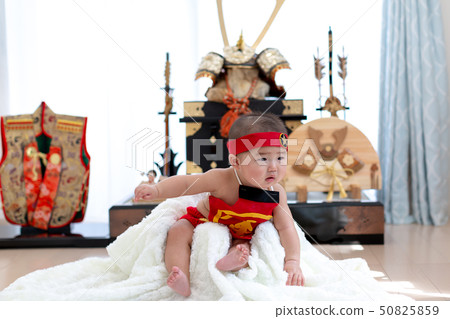 一個男孩慶祝賽季結束 50825859