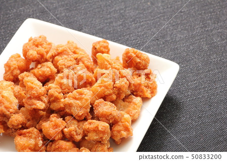 Fried cartilage (chicken knee cartilage). 50833200