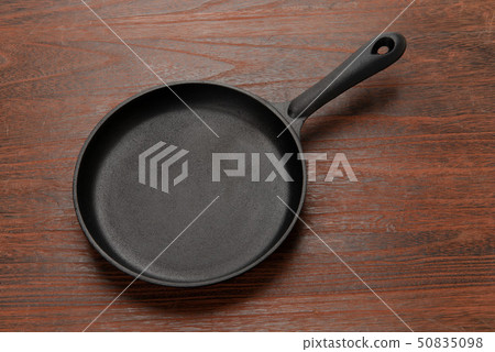 Iron frying pan 50835098