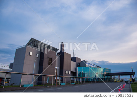 Tomakomai Nishiko輪渡碼頭,北海道的晚上視圖 Tomakomai Nishiko輪渡碼頭,北海道的晚上視圖 50835522