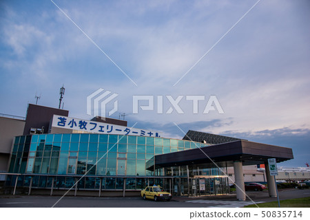 Tomakomai Nishiko輪渡碼頭,北海道的晚上視圖 Tomakomai Nishiko輪渡碼頭,北海道的晚上視圖 50835714