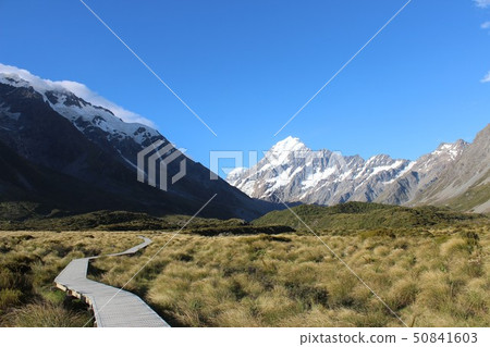 Aoraki Mount Cook National Park Hooker Valley Truck 50841603