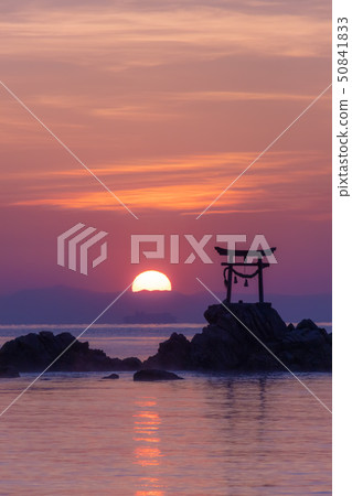The dawn over the Natasha coast 50841833