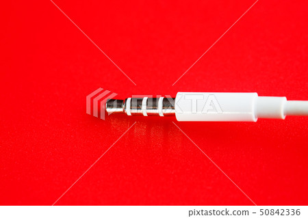 White connector AUX white cable on a red 50842336