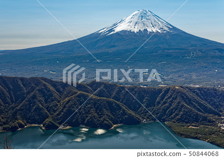 Misaka山區。從Yukitogatake山看到的富士山和西湖 50844068