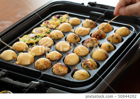 章魚燒在我的熱板上製作 50844202