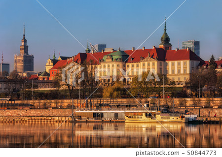 The Royal Castle in Warsaw at Sunrise The Royal Castle in Warsaw at Sunrise 50844773