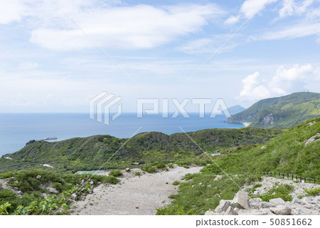 從山上看的新島的風景 50851662