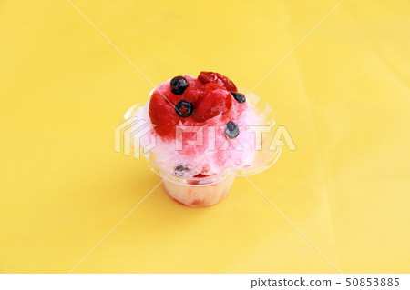Mixed berry fluffy ice 50853885