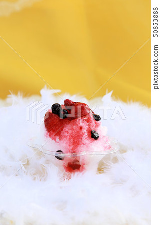 Mixed berry fluffy ice 50853888