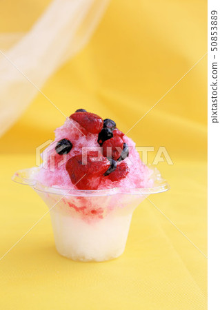 Mixed berry fluffy ice 50853889