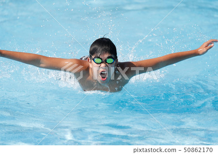 Model of Japanese Swimming 50862170