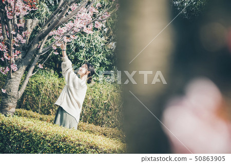 Spring woman portrait Spring woman portrait 50863905