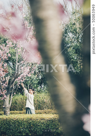 Spring woman portrait Spring woman portrait 50863949