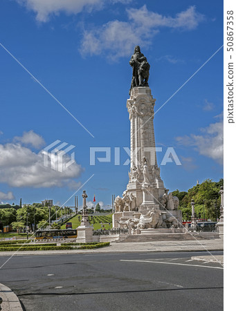Lisbon . Avenue Avenida da Liberdade. Lisbon . Avenue Avenida da Liberdade. 50867358
