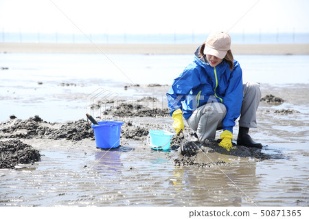 享受海鯛狩獵的少婦 50871365