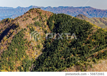 Mt. Otoyama and Ogasa Range seen from Onigatake 50872081