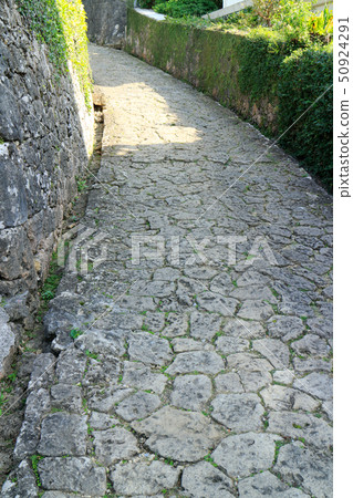 Shuri Kinjo鎮鵝卵石路 50924291