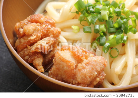 Bukkake烏冬面（冷）打頂，炸雞（momo肉）。 50942733