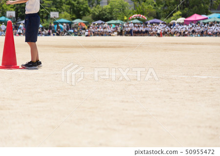 在運動會後面 50955472