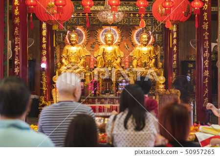 People pay homage to god's lucky in new year People pay homage to god's lucky in new year 50957265
