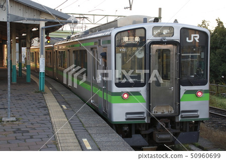 彌彥線E127系列（吉田站） 50960699