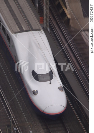 Joetsu Shinkansen E4 series (Toki color, panning shot) 50972427